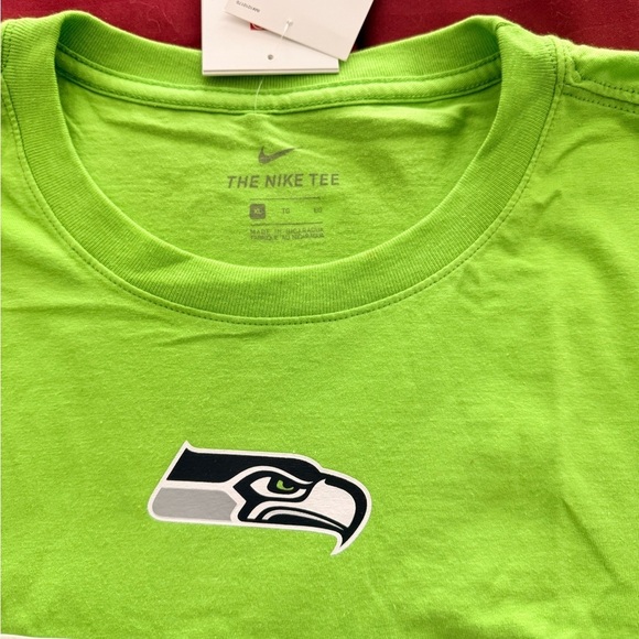 DK Metcalf Seattle Seahawks Nike Name & Number T-Shirt - Neon Green - Picture 3 of 4